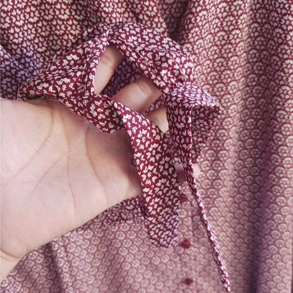 CATHERINES Button Up Blouse Womens 4X Red Geometric Georgette Tie 3/4 Sleeve - Picture 9 of 13
